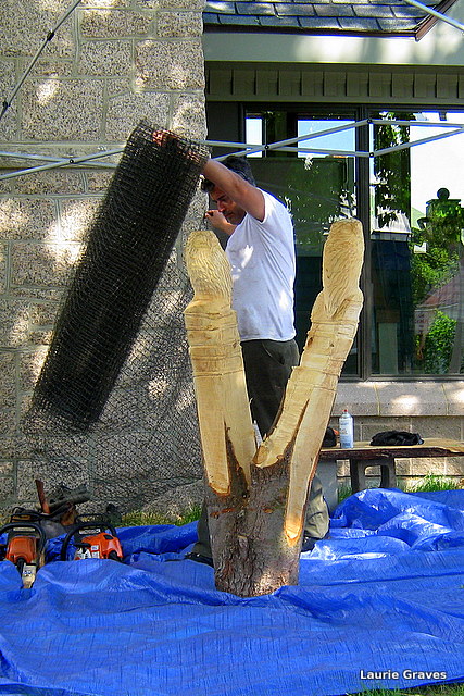 Dan Burns setting up