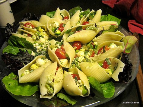 Alice's salad in shells